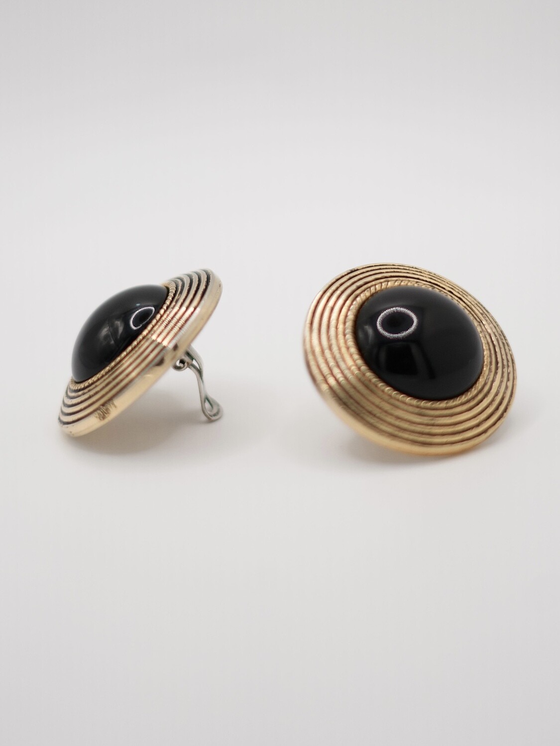 BLACK CABOCHON EARRINGS