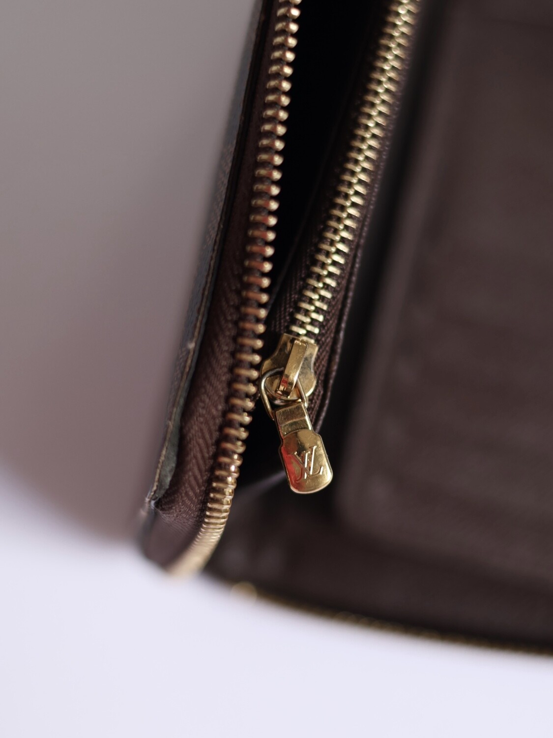 LOUIS VUITTON ZIPPY DAMIER WALLET