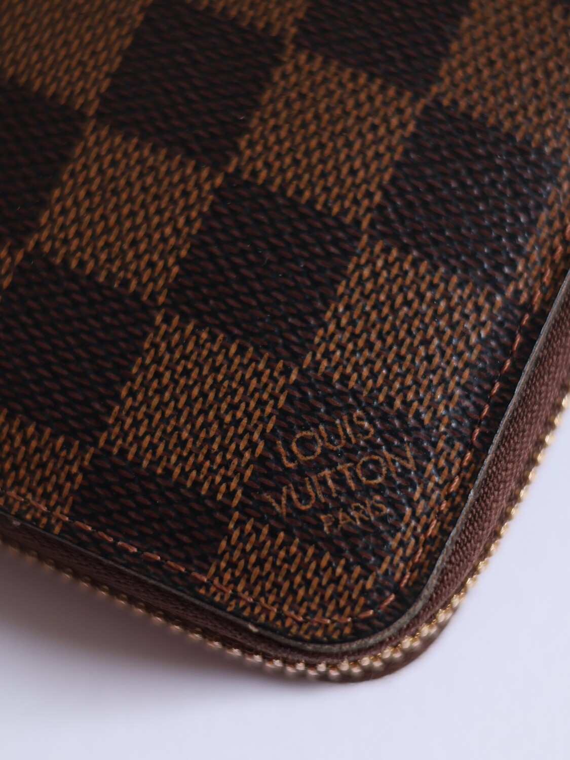 LOUIS VUITTON ZIPPY DAMIER WALLET