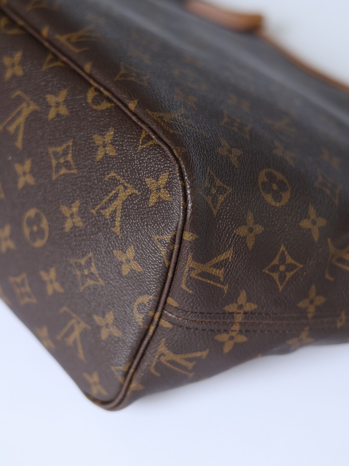 LOUIS VUITTON NEVERFULL BAG