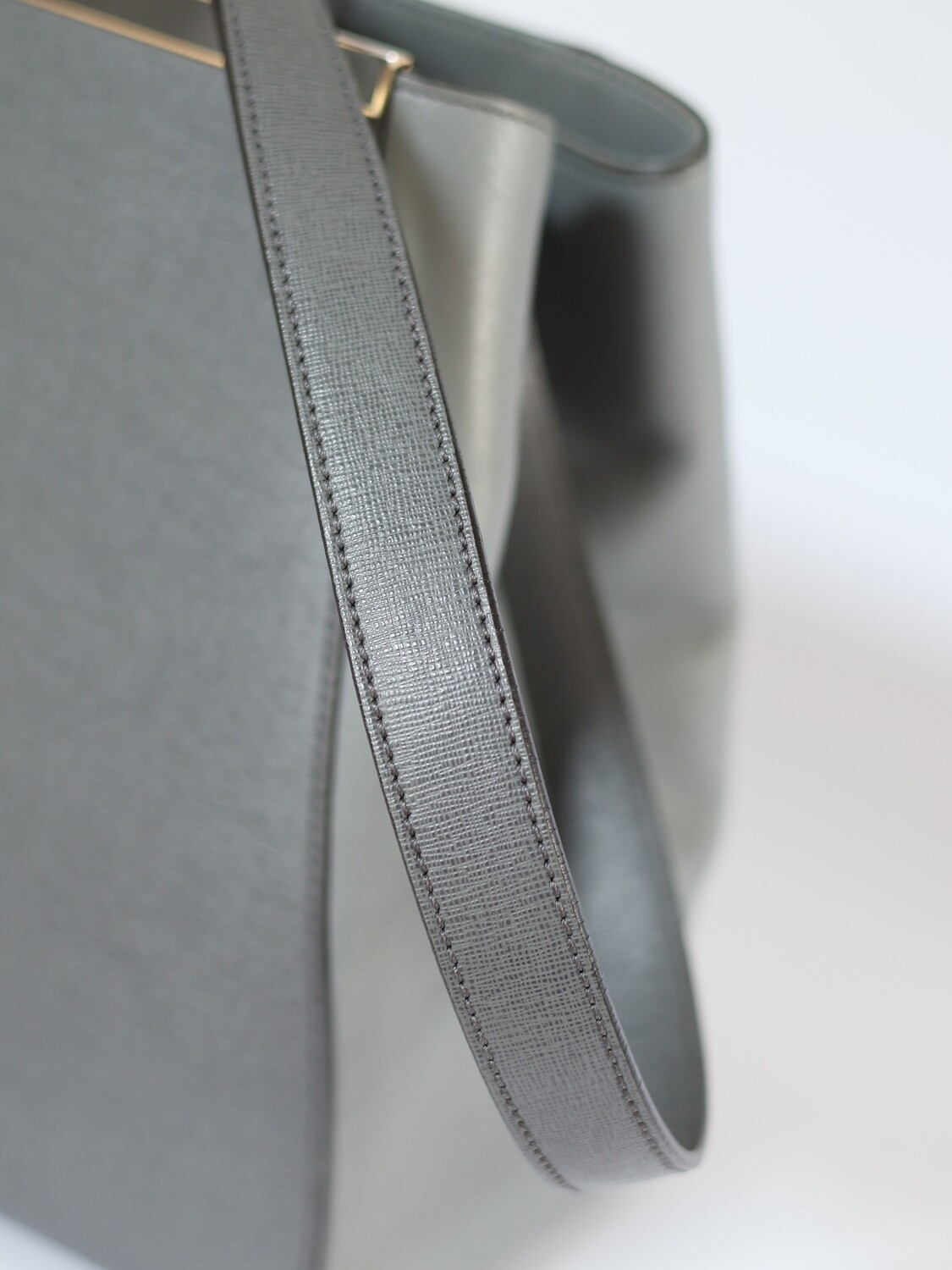 FENDI 2JOURS GREY BAG