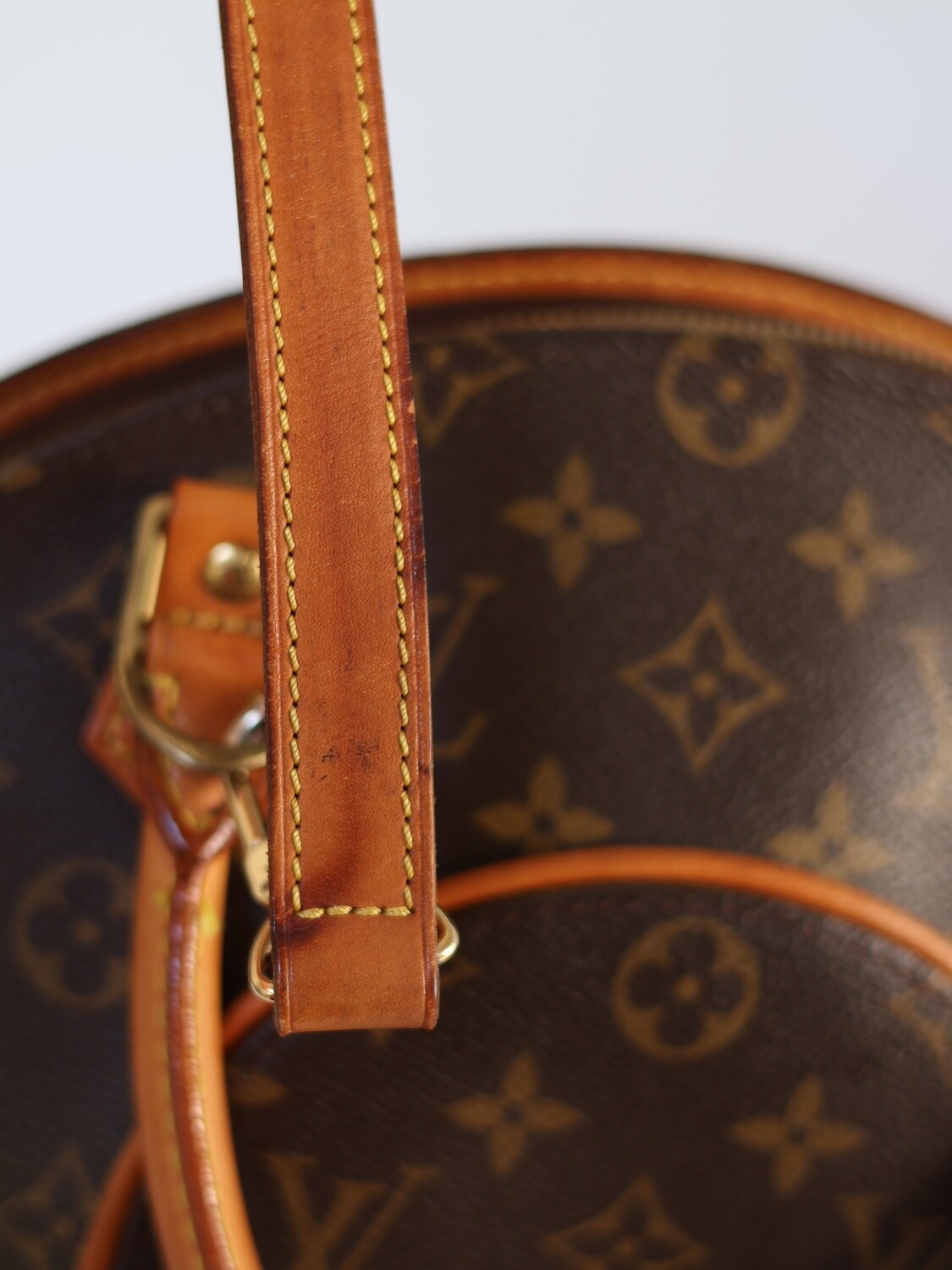 LOUIS VUITTON ELLIPSE BAG
