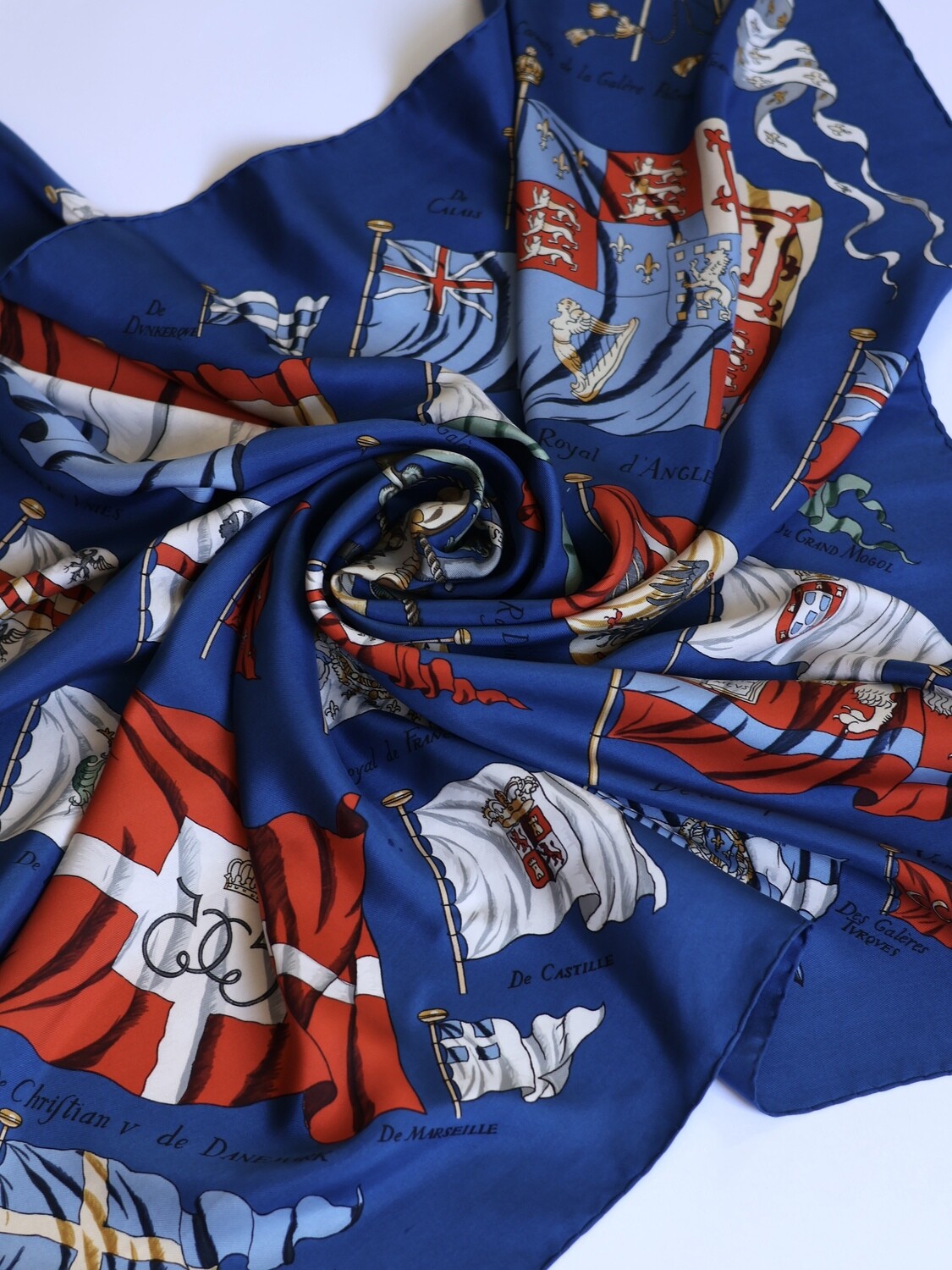 HERMÈS PAVOIS SILK SCARF