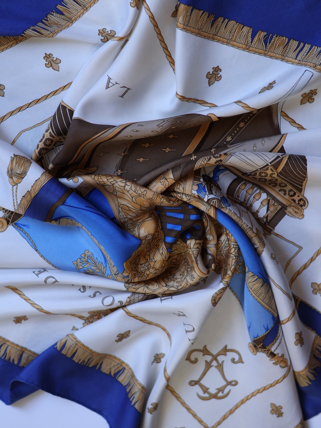 HERMÈS LA REALE SCARF