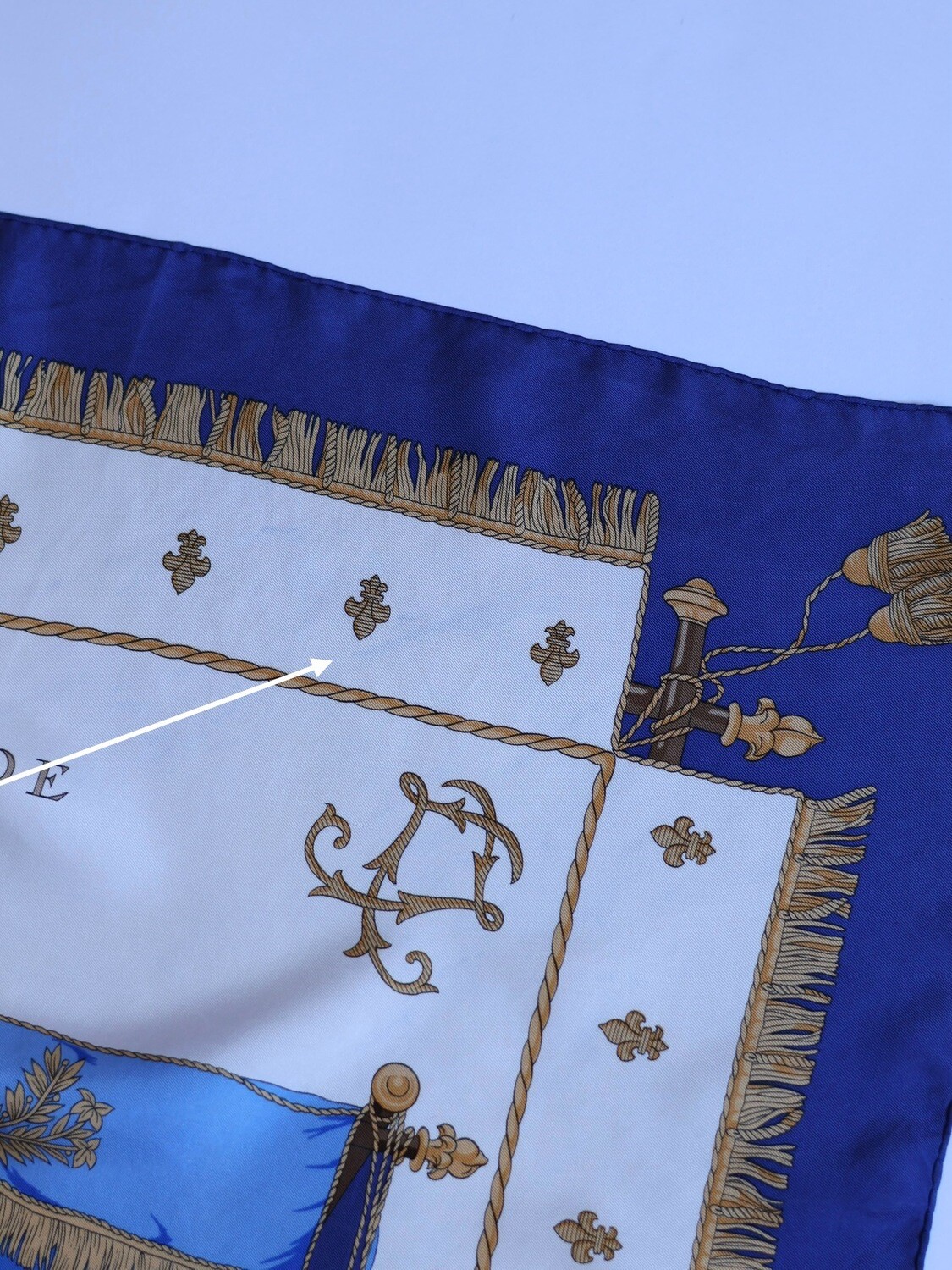 HERMÈS LA REALE SCARF