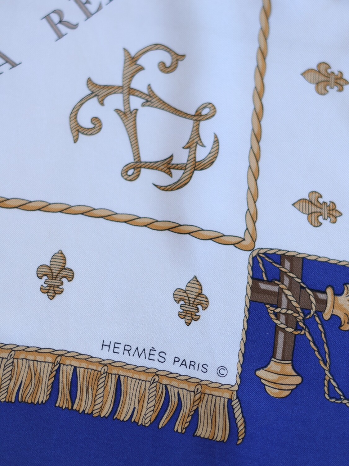 HERMÈS LA REALE SCARF