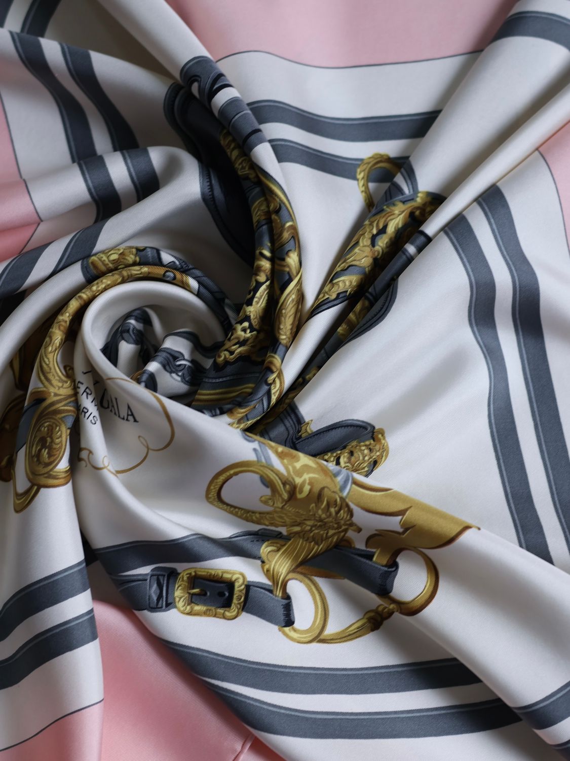 HERMÈS BRIDES DE GALA PINK SCARF