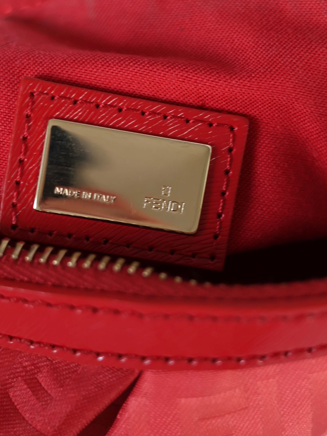 FENDI POUCH BAGUETTE