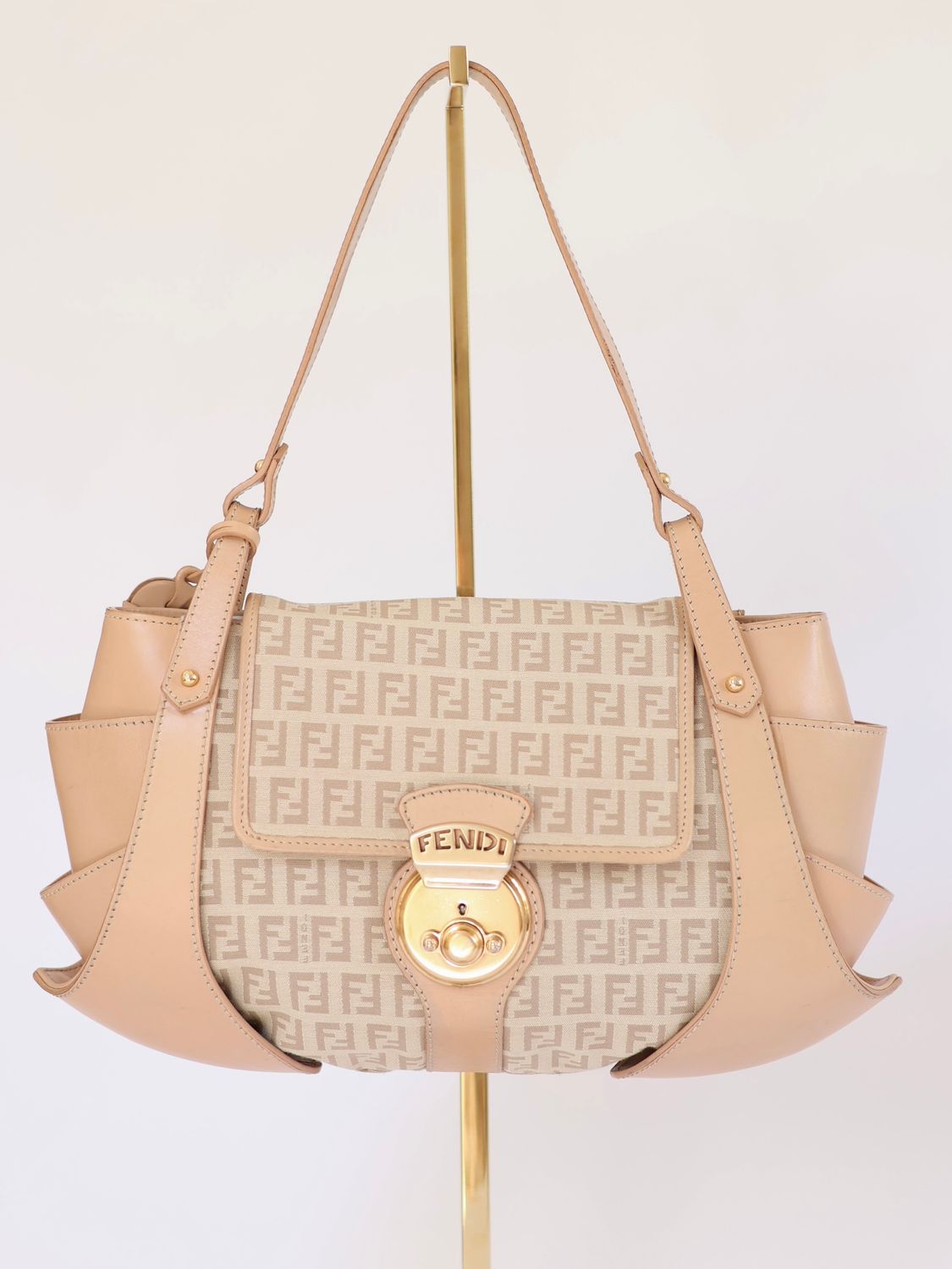 FENDI TUC BAGUETTE SHOULDER BAG