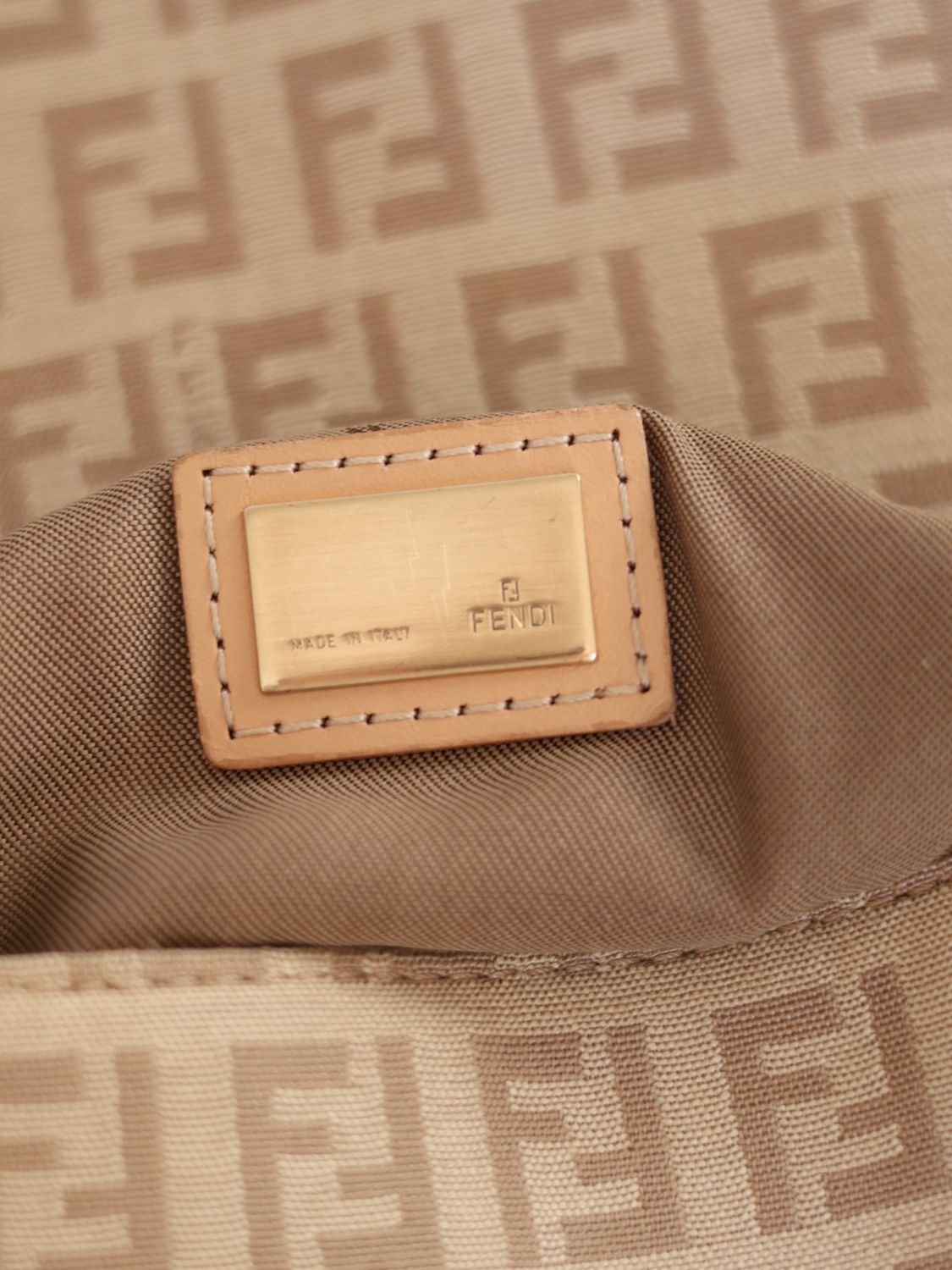 FENDI TUC BAGUETTE SHOULDER BAG