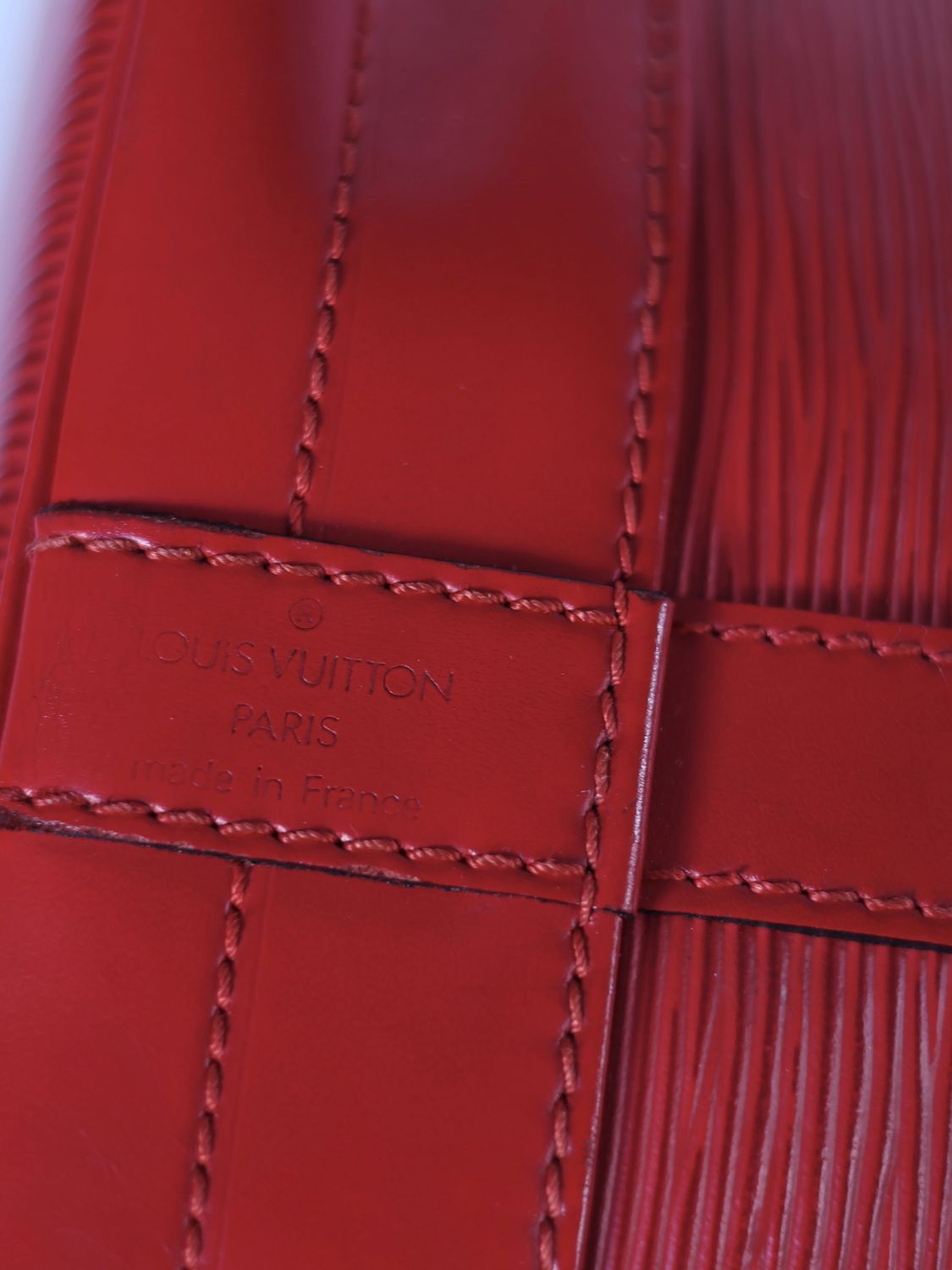 LOUIS VUITTON NOE EPI SHOULDER BAG