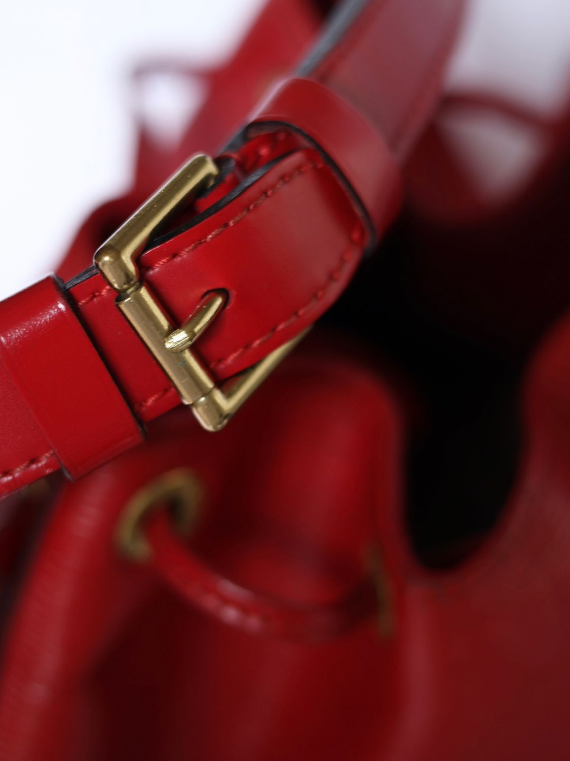 LOUIS VUITTON NOE EPI SHOULDER BAG