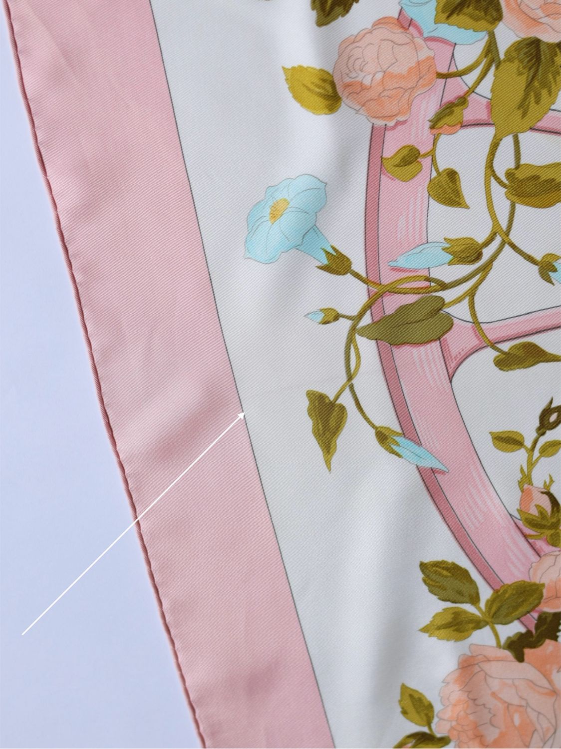 HERMÈS ROMANTIQUE SCARF