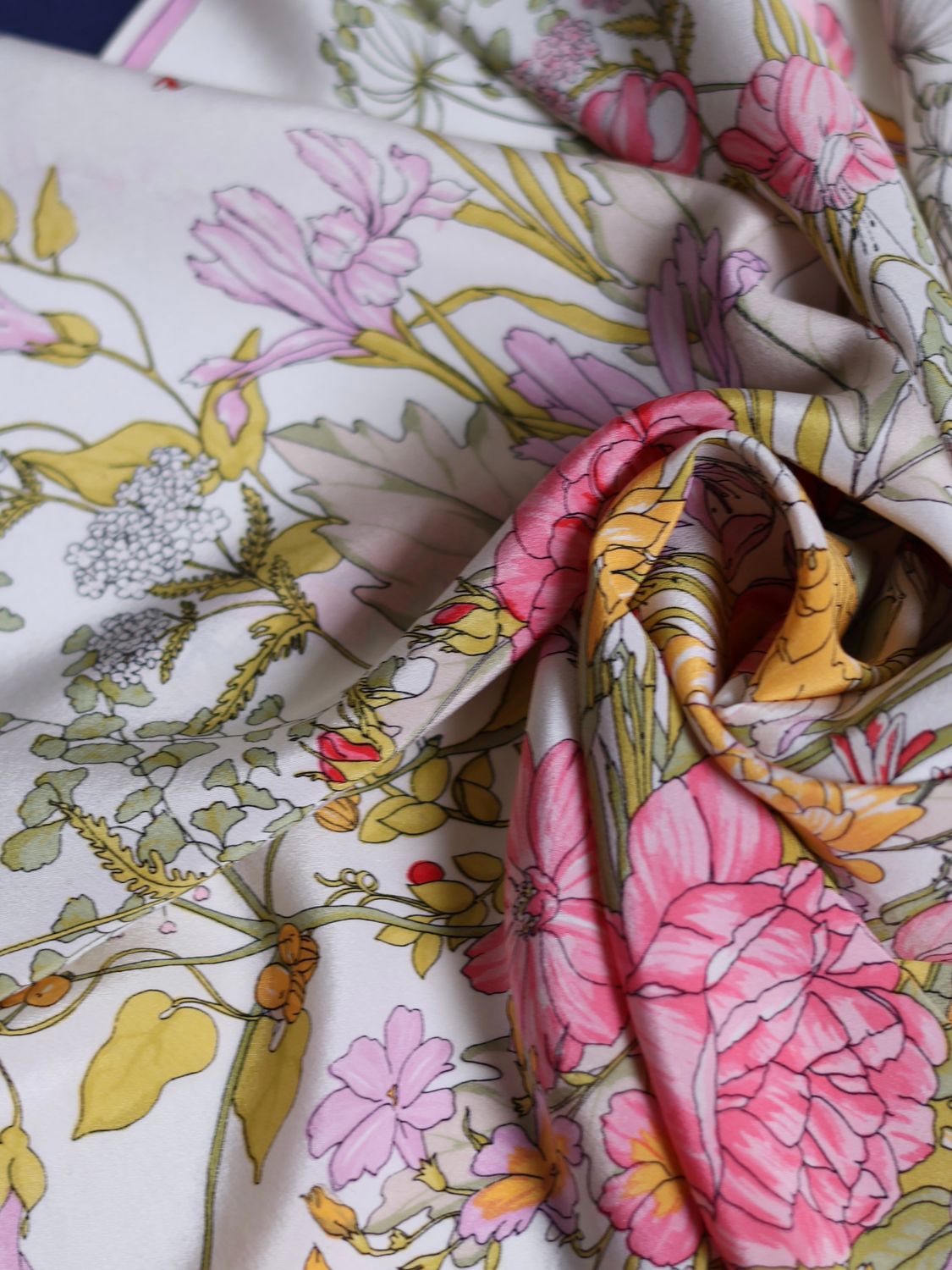 GUCCI FLORA SILK SCARF
