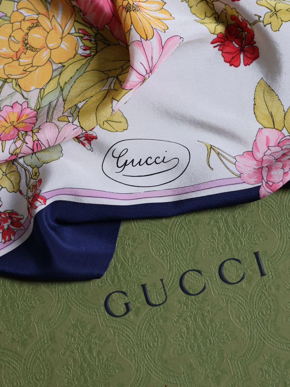 GUCCI FLORA SILK SCARF