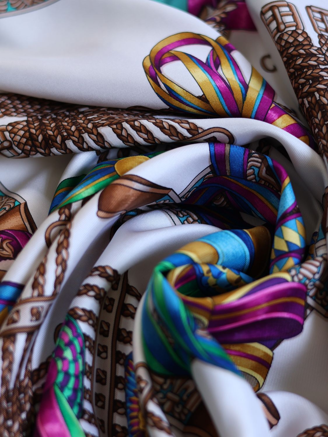 HERMÈS LES RUBANS DU CHEVAL SILK SCARF