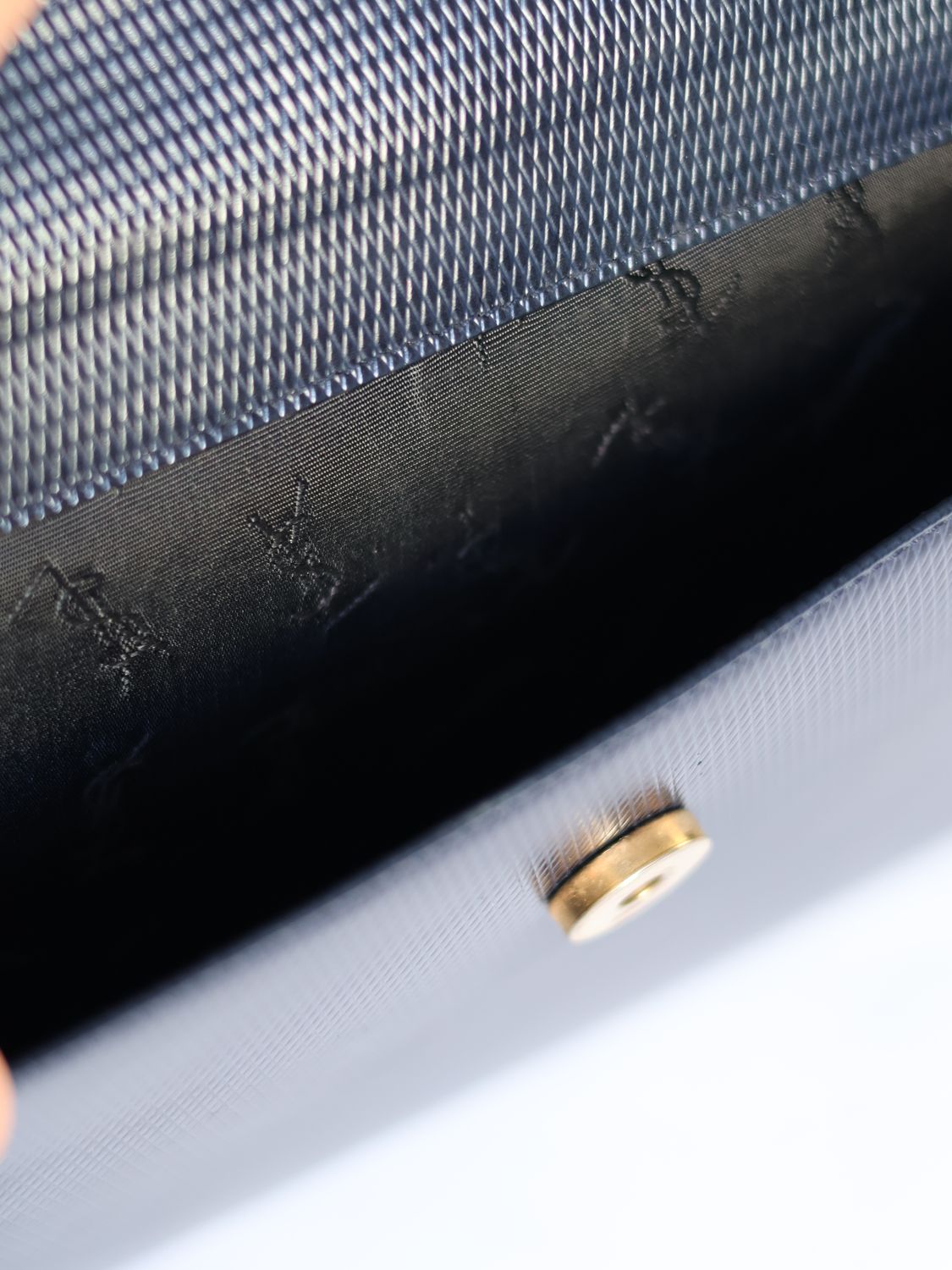 YVES SAINT LAURENT SHOULDER BAG