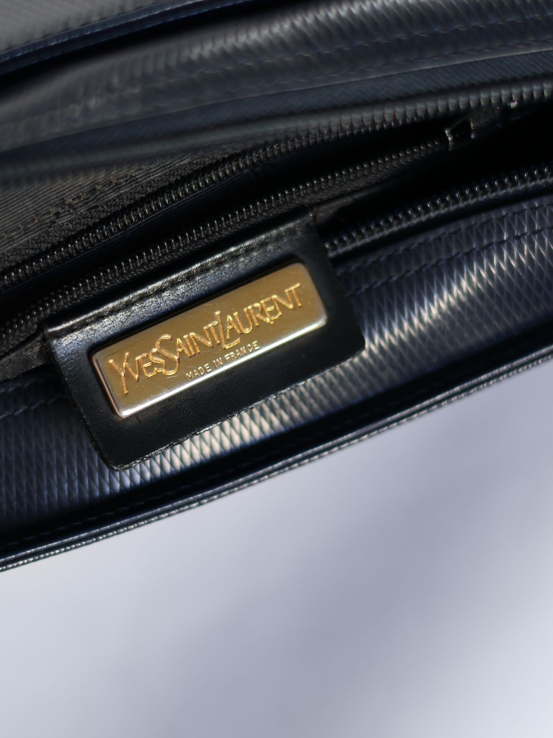 YVES SAINT LAURENT SHOULDER BAG