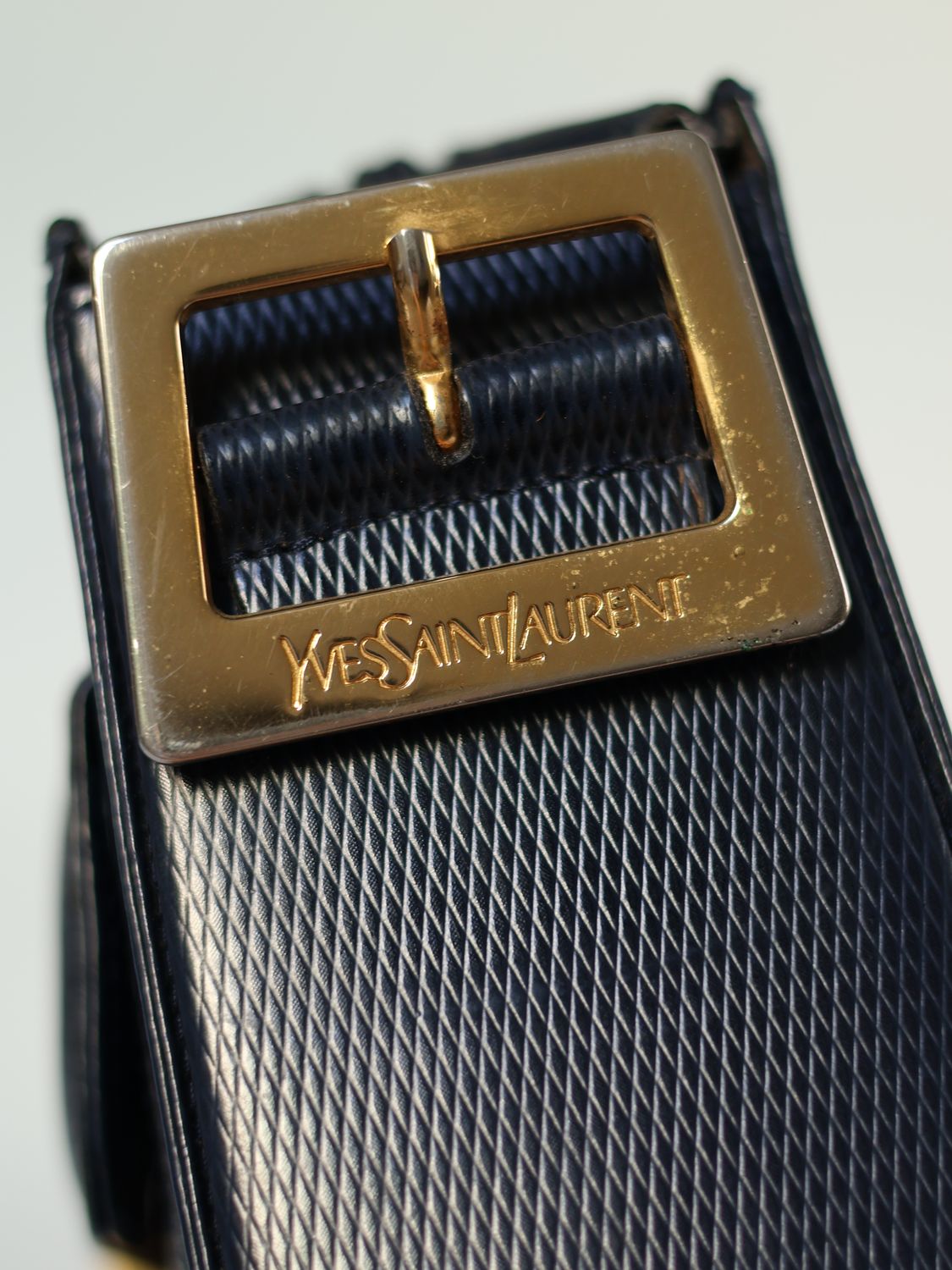 YVES SAINT LAURENT SHOULDER BAG