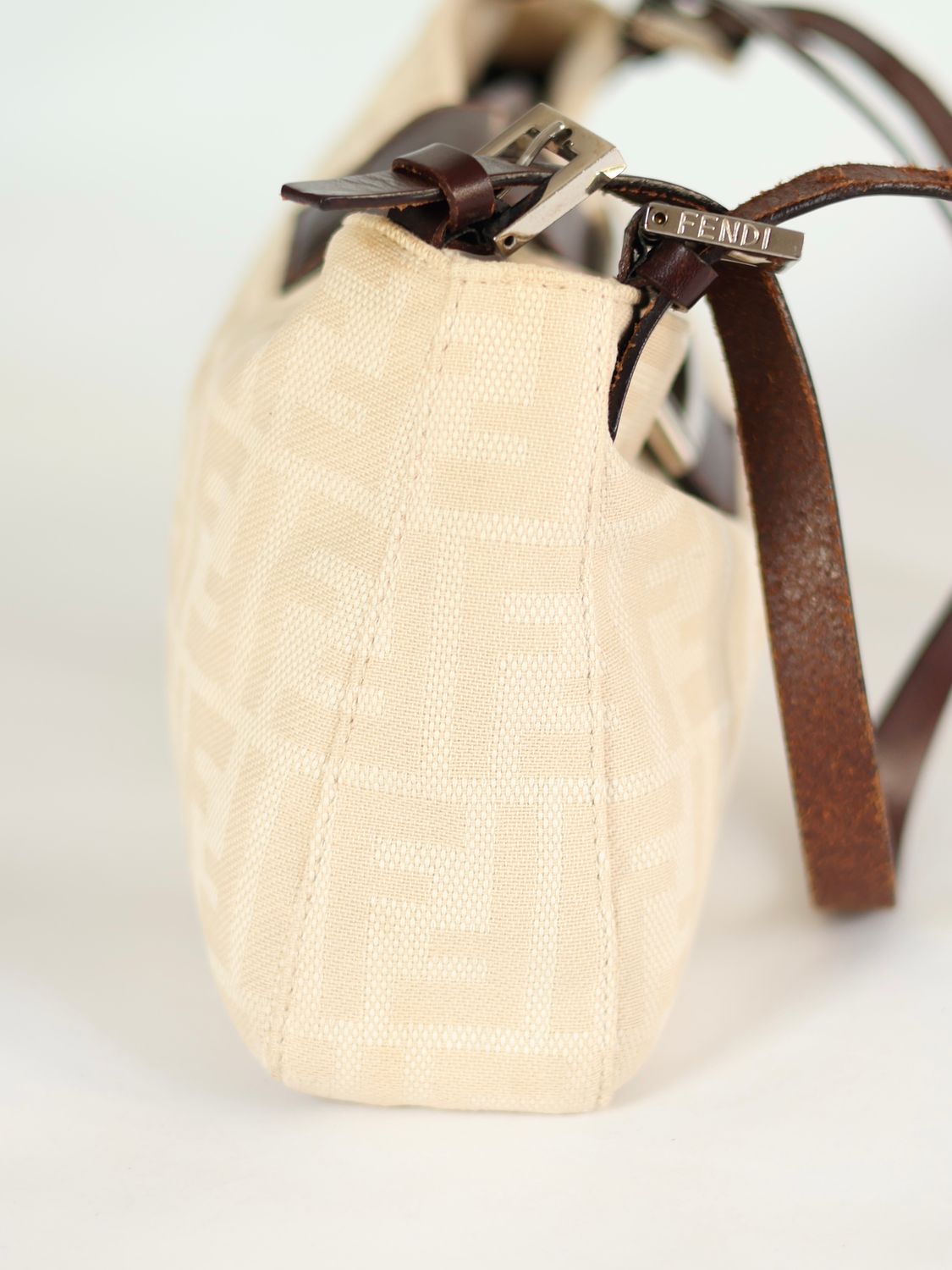 FENDI BAGUETTE SHOULDER BAG