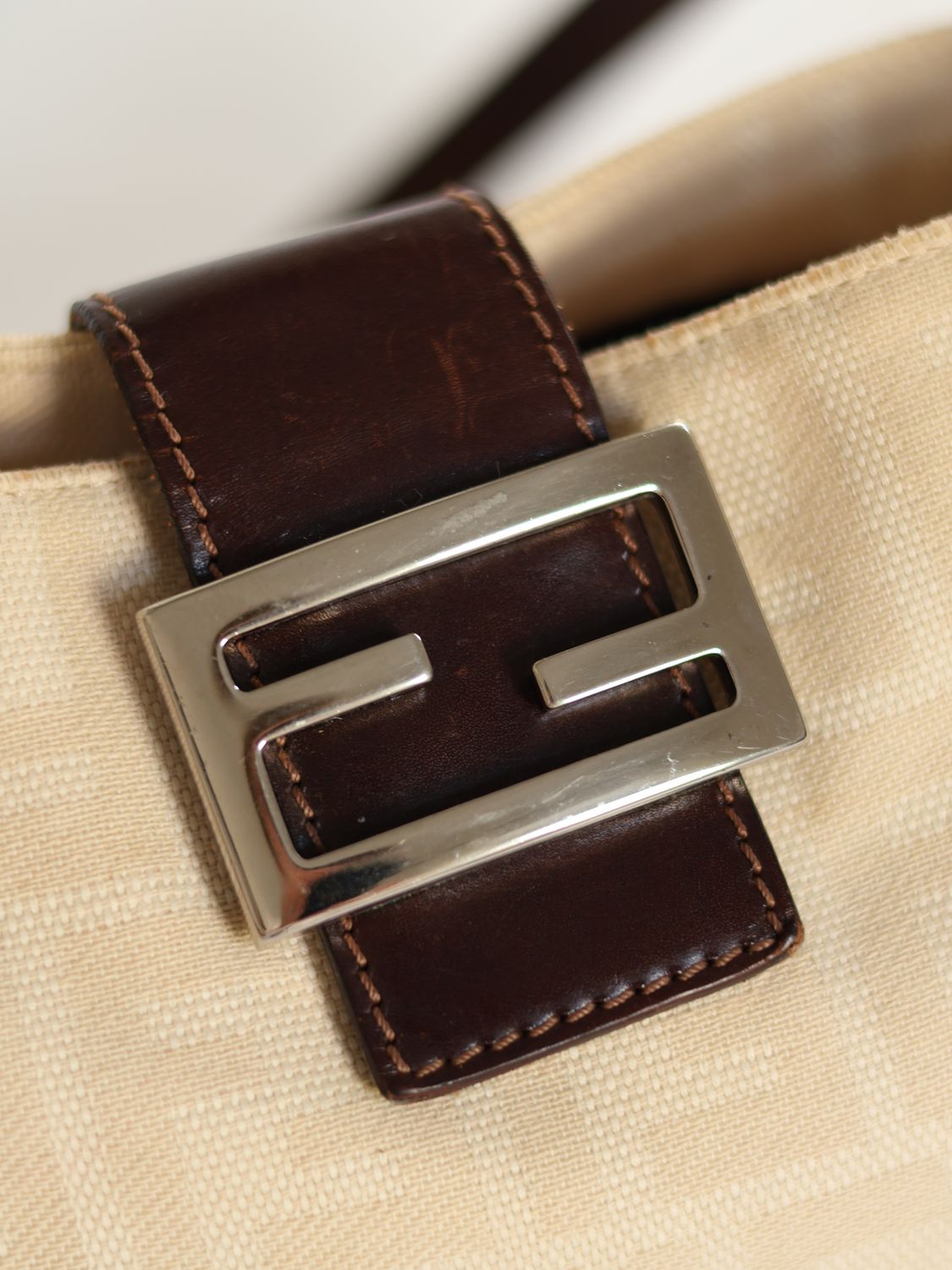 FENDI BAGUETTE SHOULDER BAG