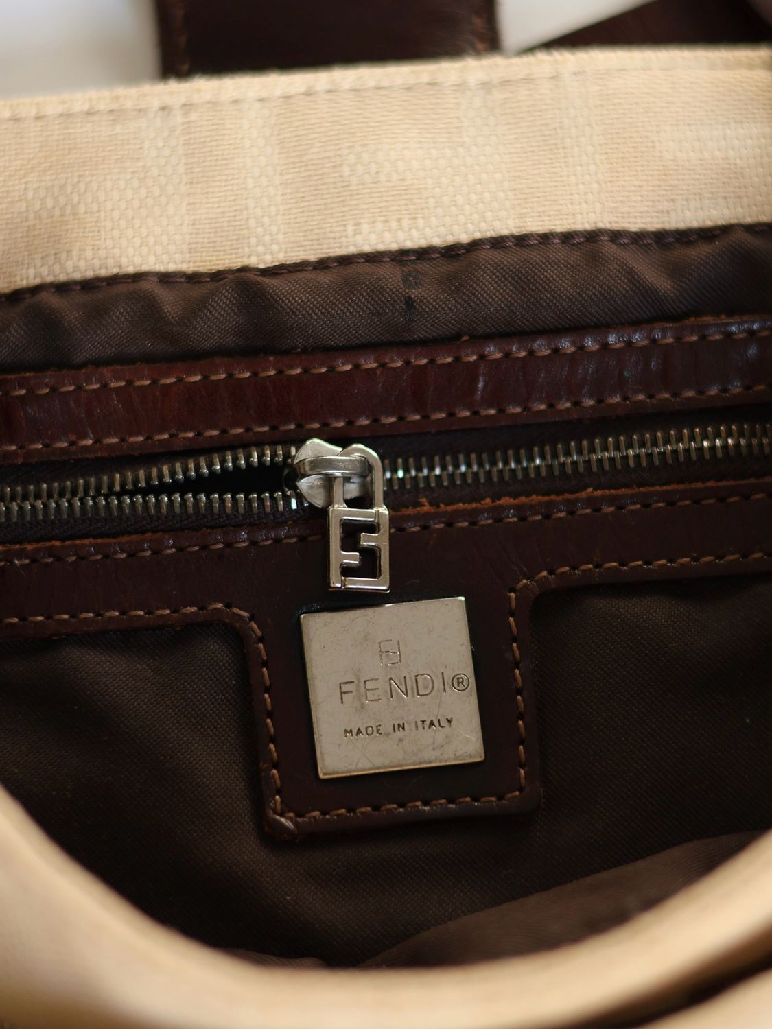 FENDI BAGUETTE SHOULDER BAG