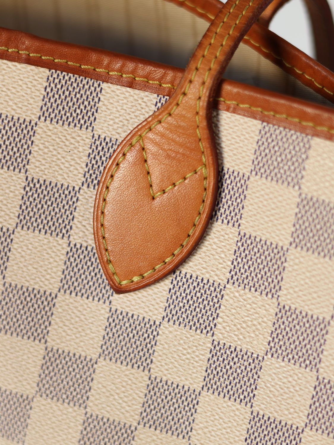 Louis Vuitton Neverfull MM Bag