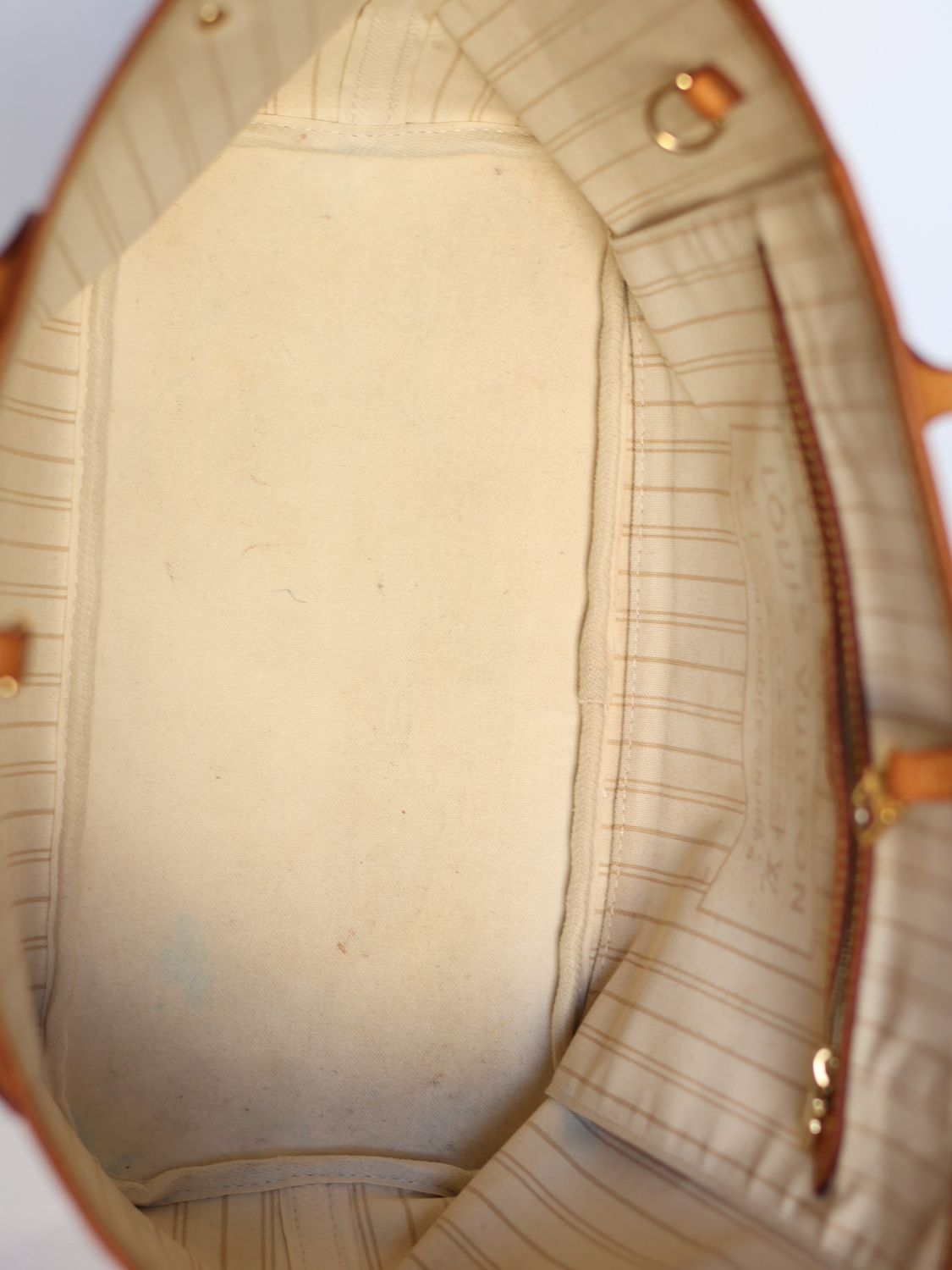 Louis Vuitton Neverfull MM Bag