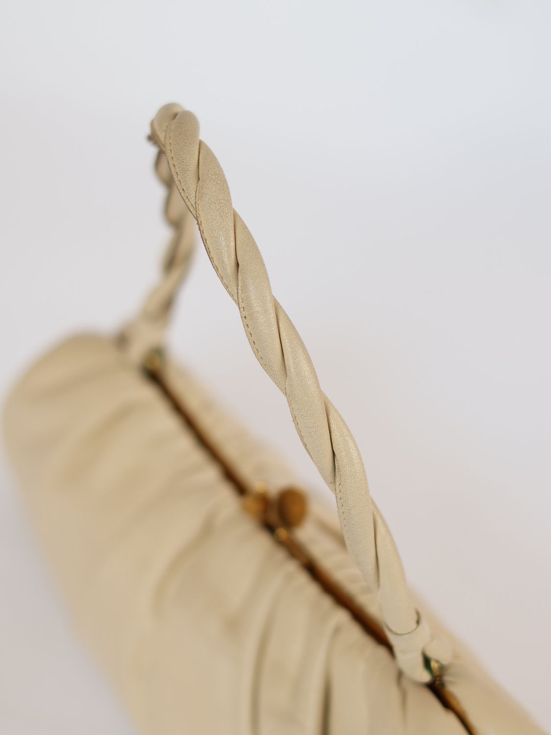 VINTAGE PUFF POUCH BAG