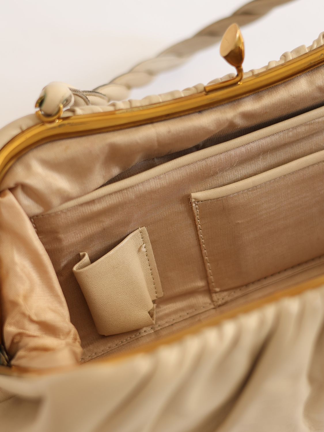 VINTAGE PUFF POUCH BAG