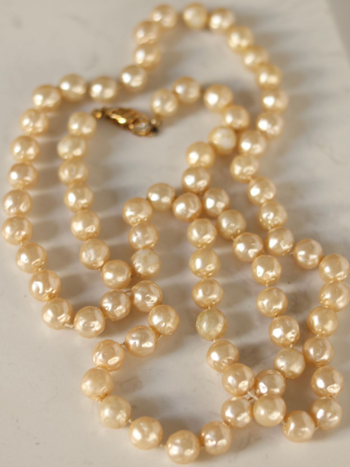 OVERSIZED FAUX PEARL NECKLACE