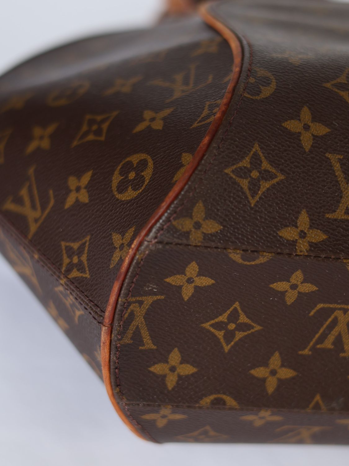 LOUIS VUITTON ELLIPSE BAG