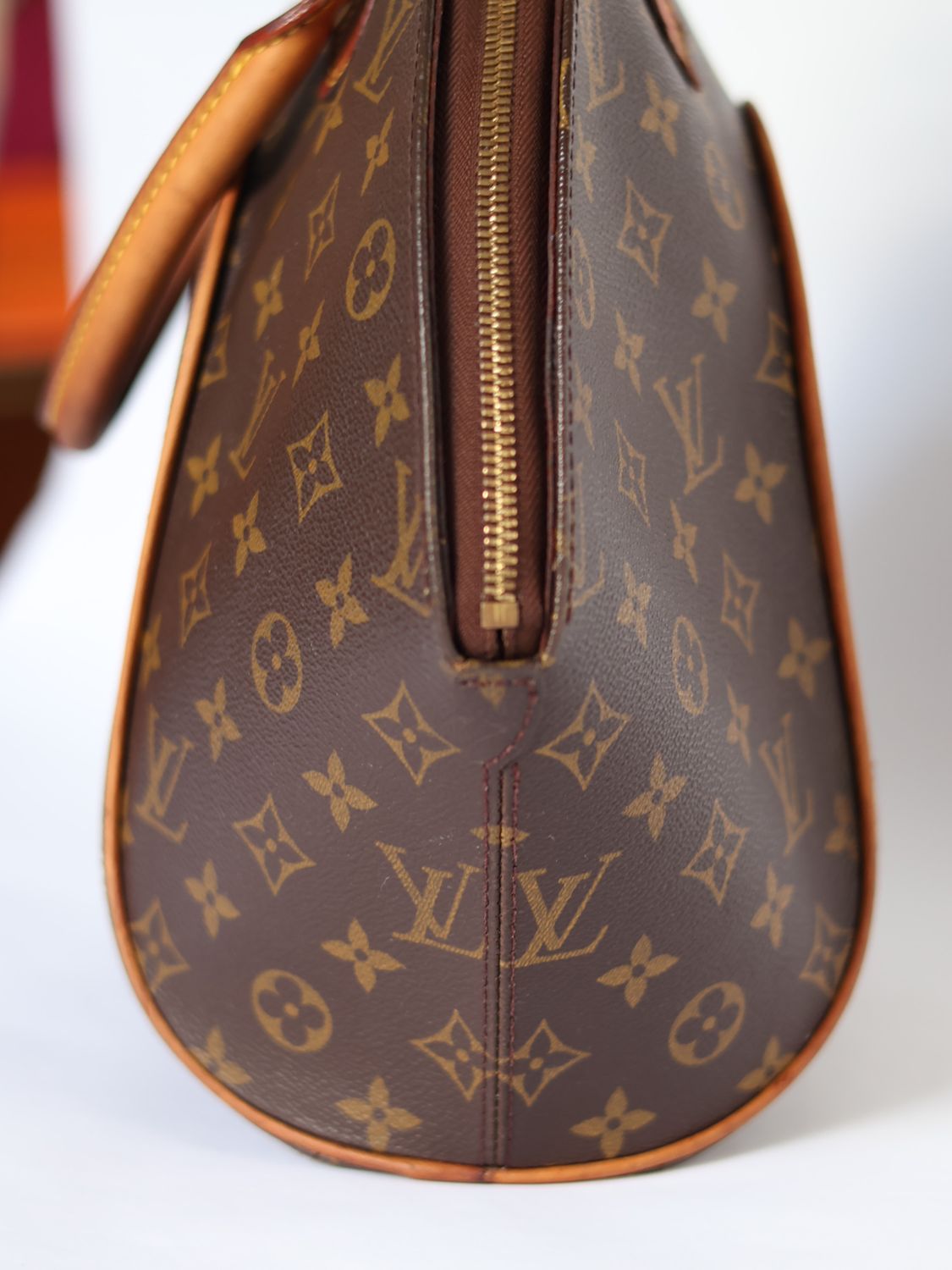 LOUIS VUITTON ELLIPSE BAG