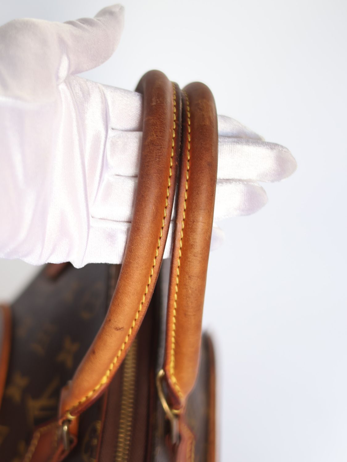 LOUIS VUITTON ELLIPSE BAG