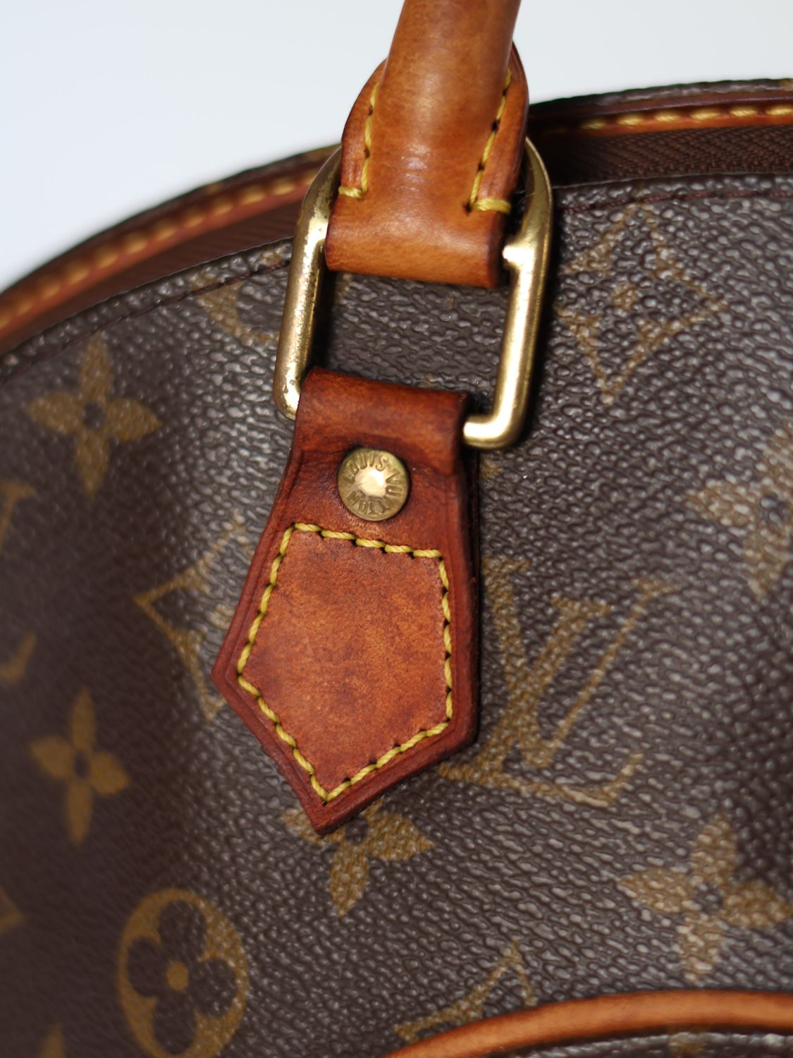 LOUIS VUITTON ELLIPSE BAG