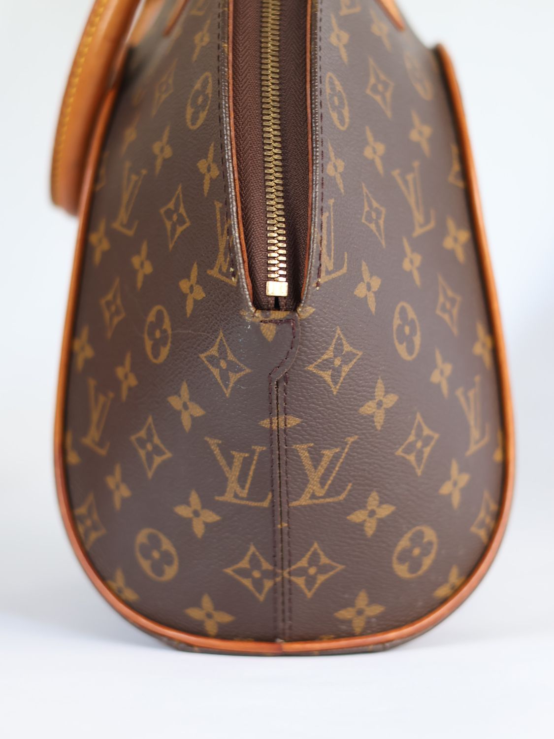 Louis Vuitton Ellipse GM Bag