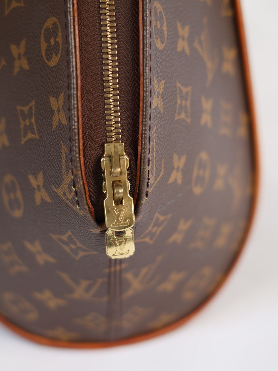 Louis Vuitton Ellipse GM Bag