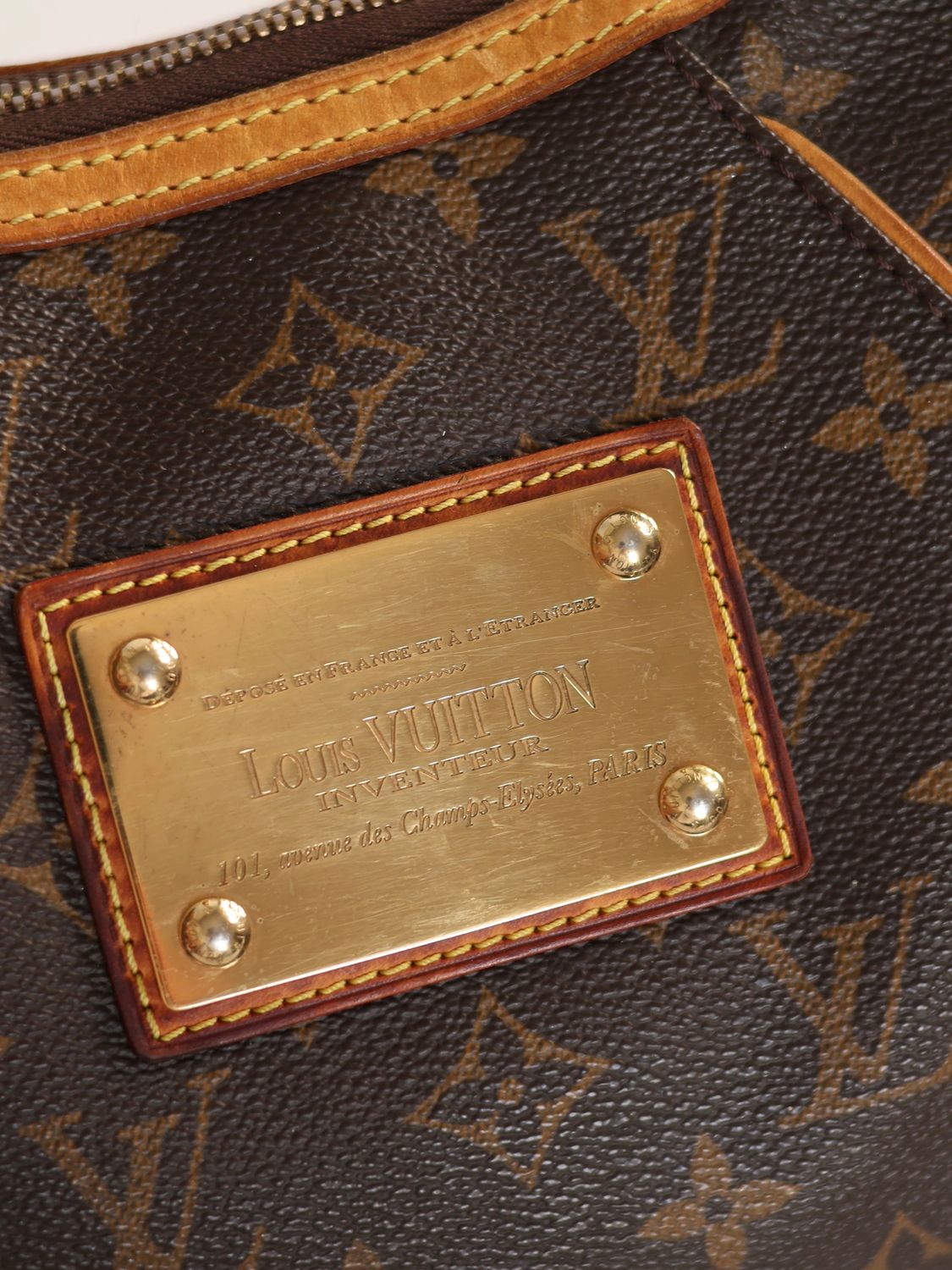 Louis Vuitton Thames PM Bag