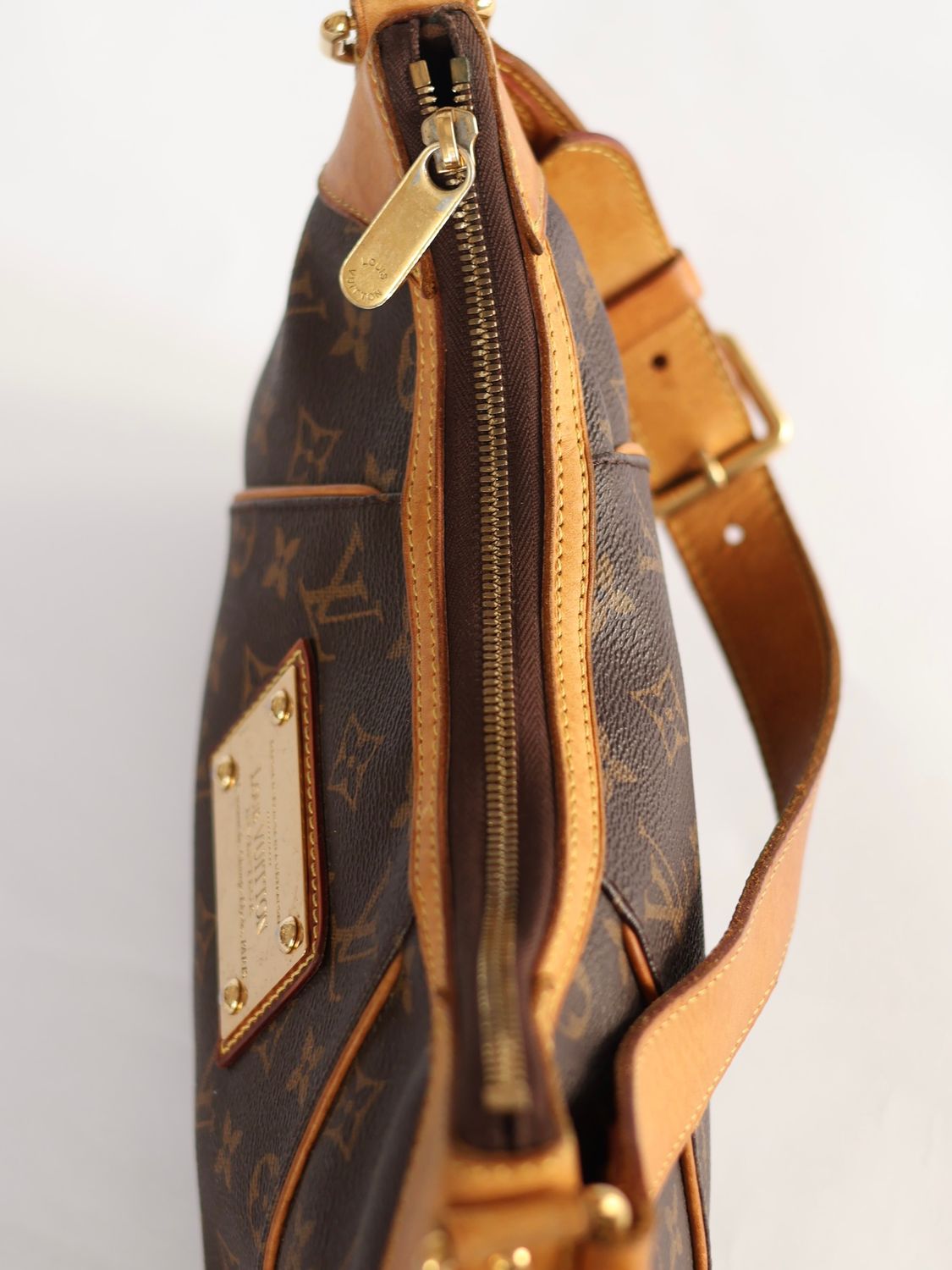 Louis Vuitton Thames PM Bag