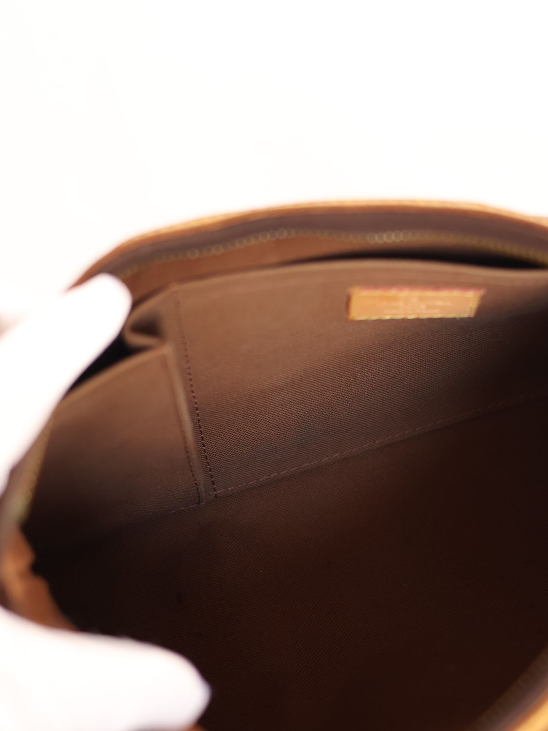 Louis Vuitton Thames PM Bag