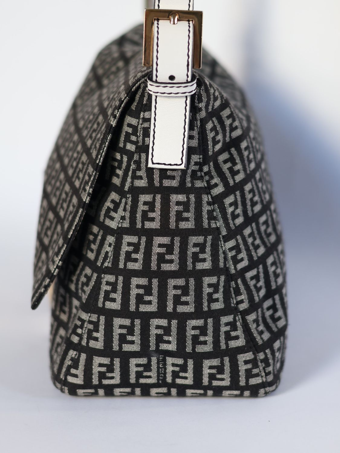 FENDI GREY BAGUETTE SHOULDER BAG