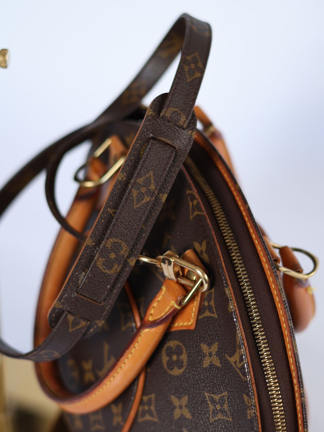 LOUIS VUITTON ELLIPSE BAG