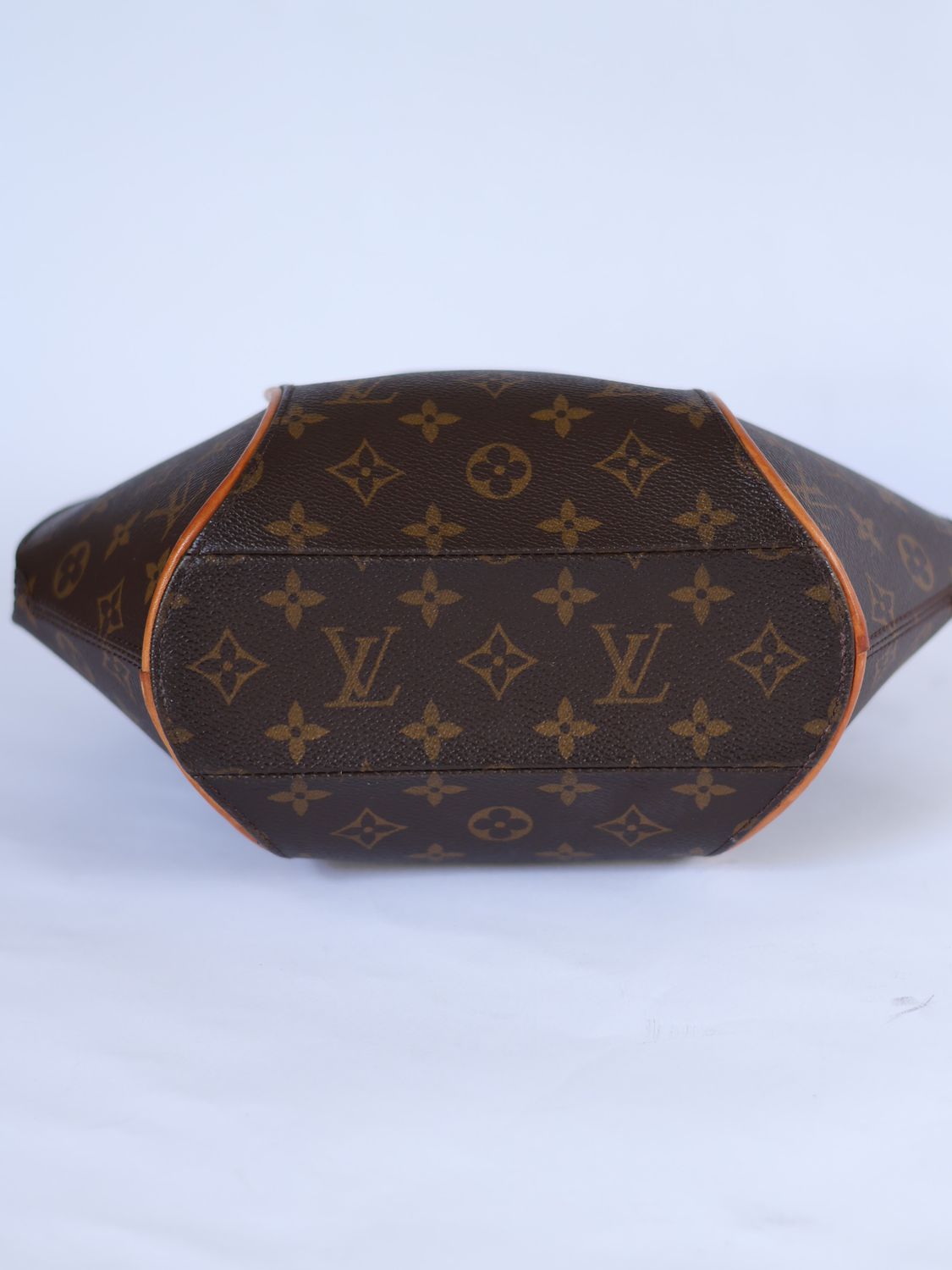 LOUIS VUITTON ELLIPSE BAG