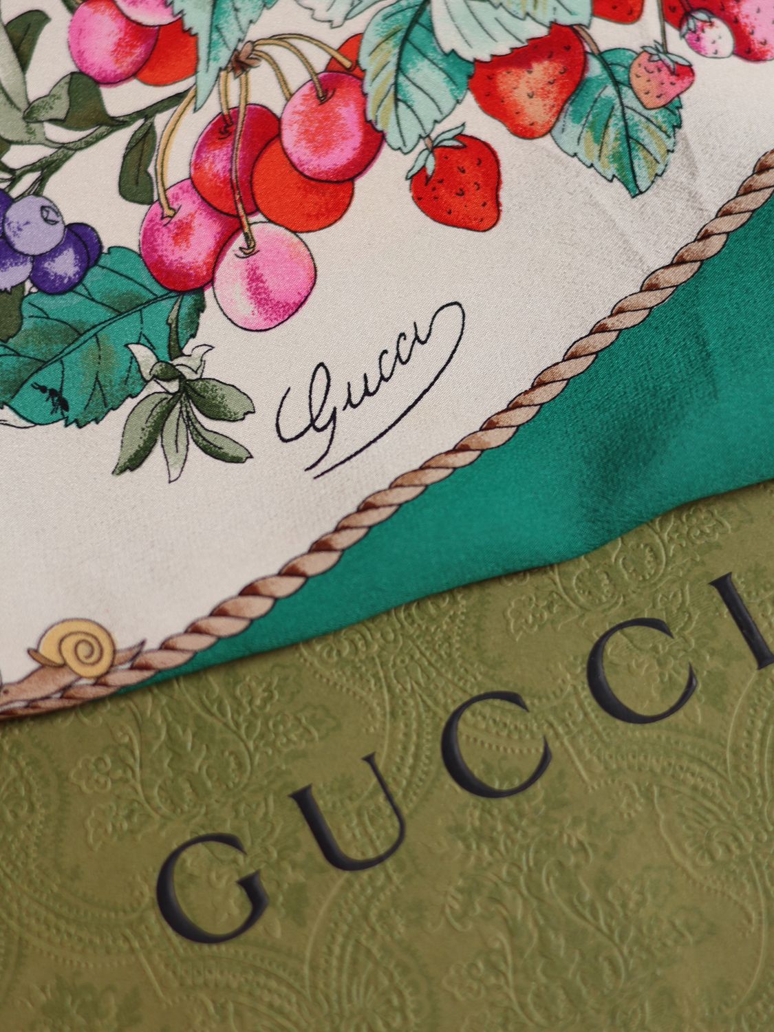 GUCCI FLORA SCARF IN GREEN