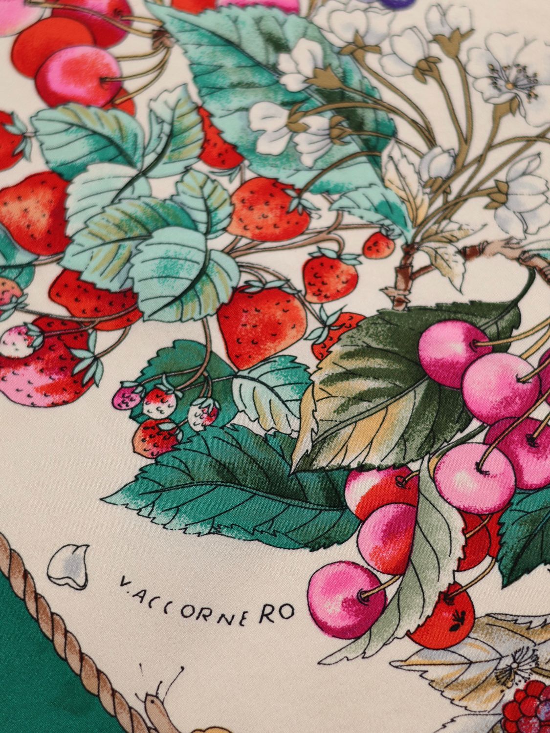 GUCCI FLORA SCARF IN GREEN