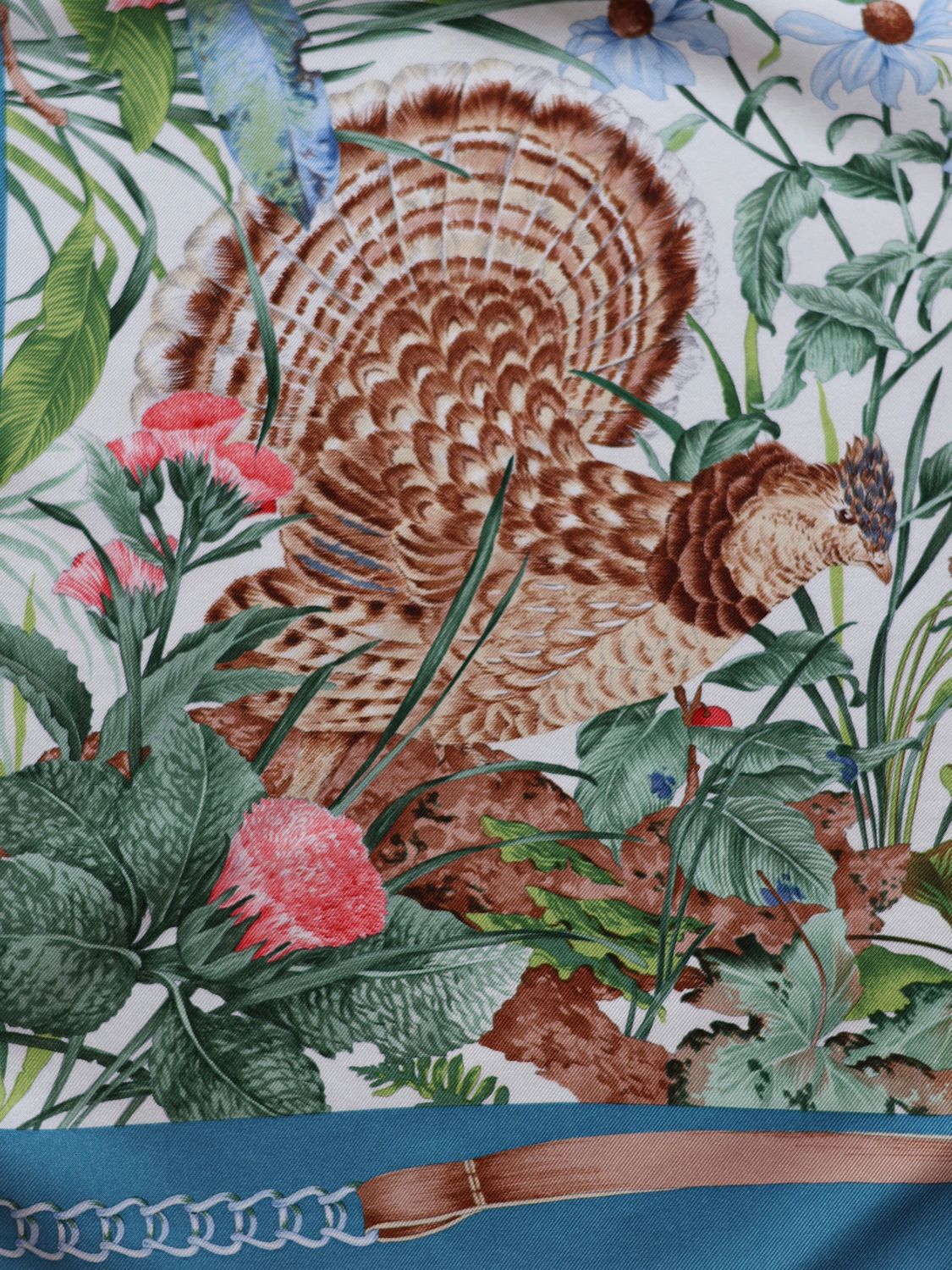 USED SILK SCARF IN LIGHT BLUE