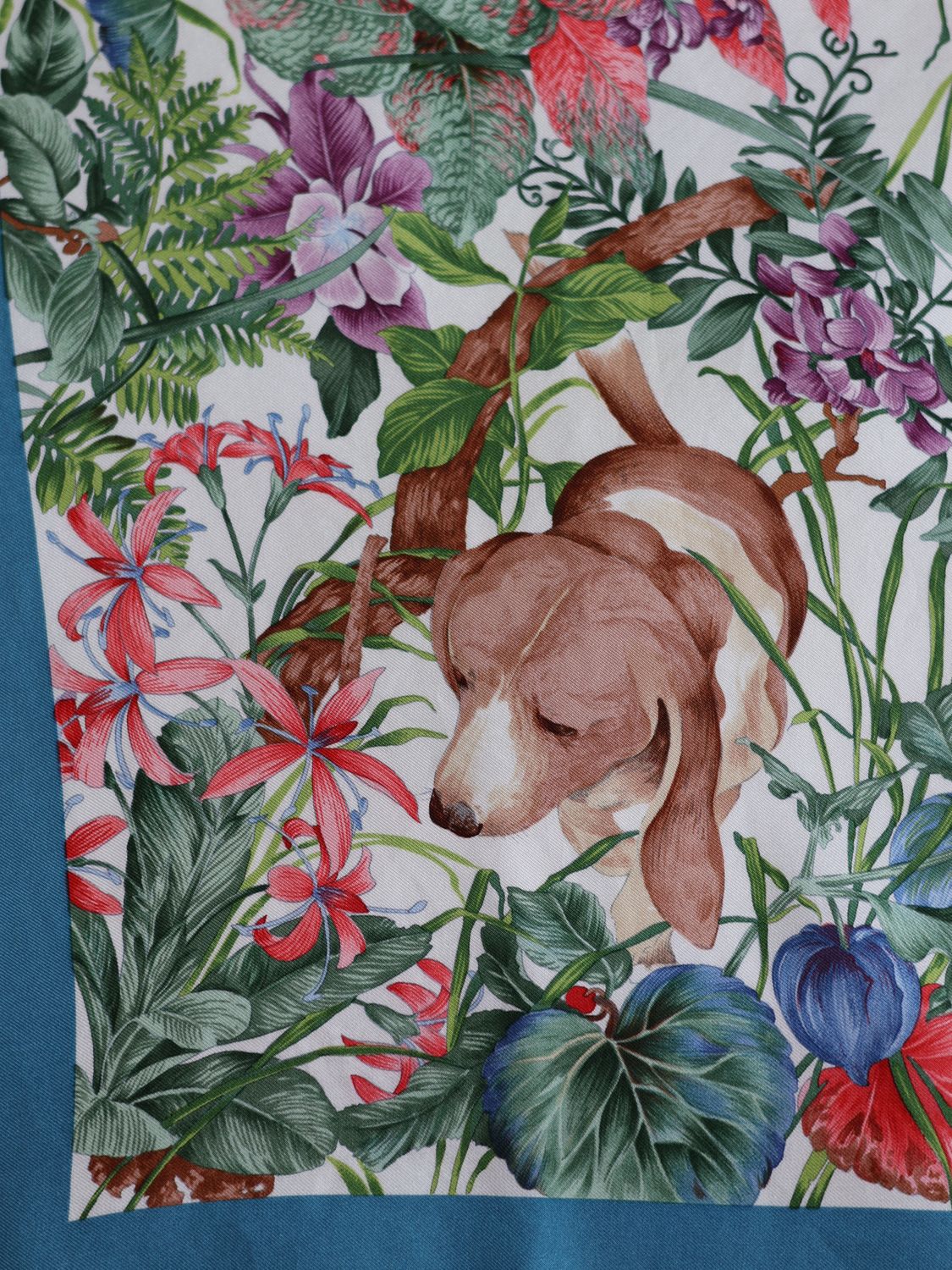 USED SILK SCARF IN LIGHT BLUE