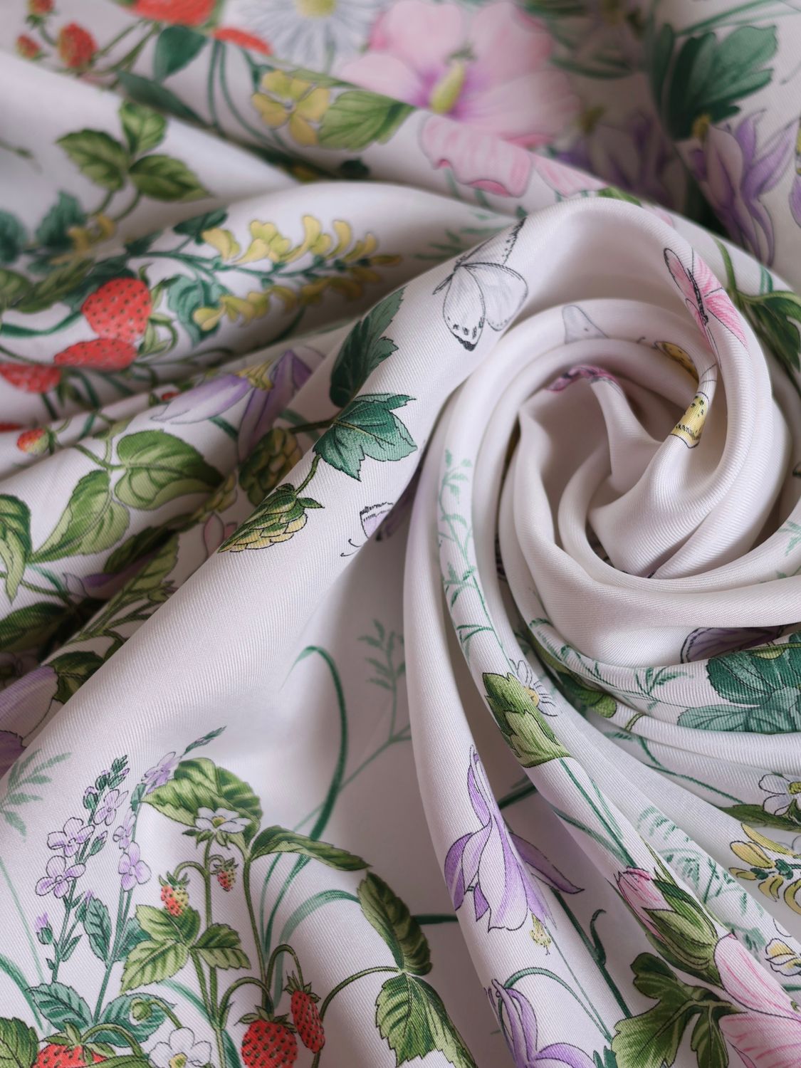 GUCCI FLORA SUMMER SILK SCARF