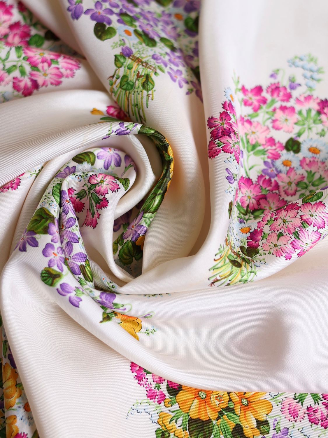 Gucci Flora Spring Silk Scarf