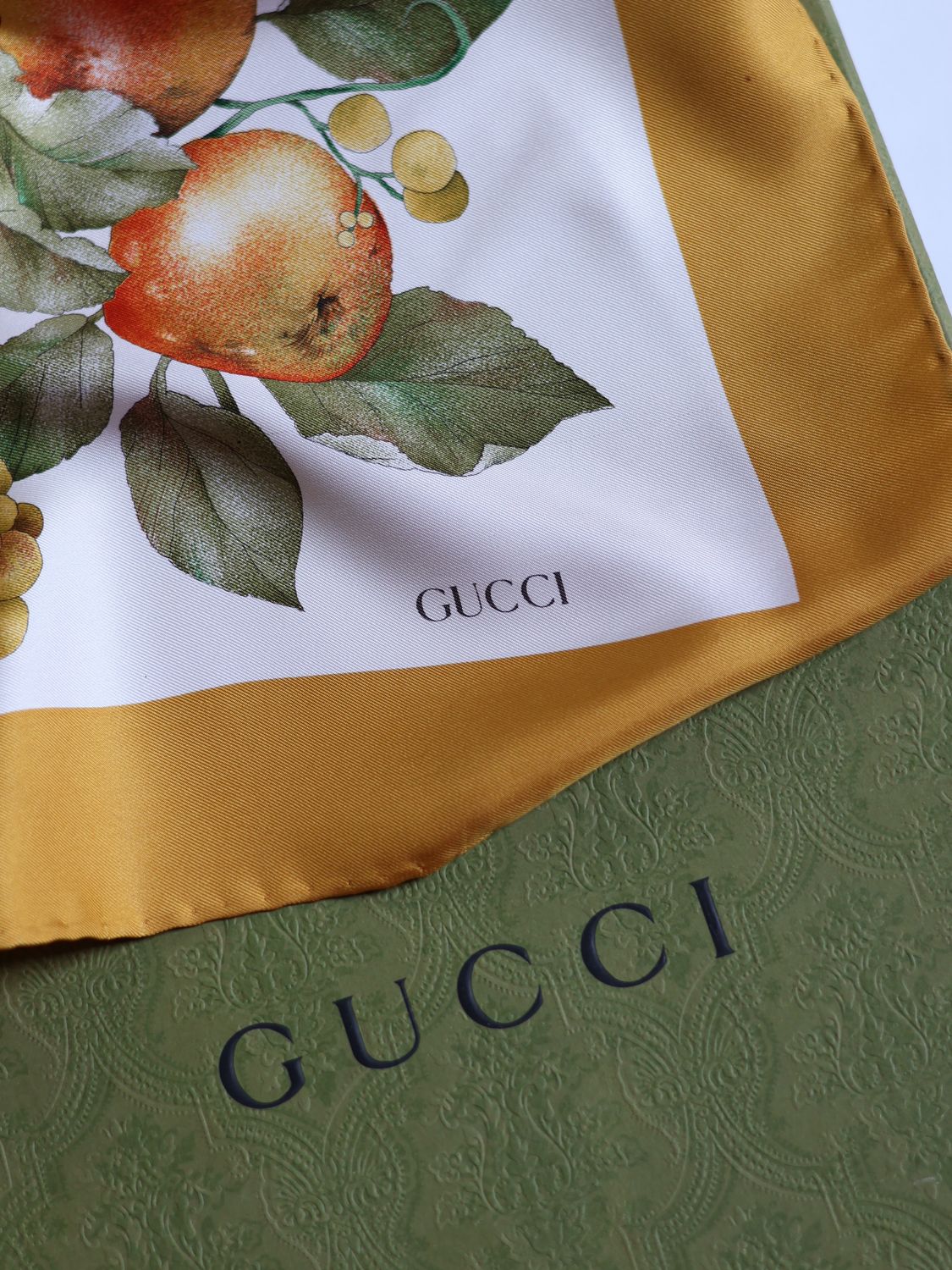 GUCCI FLORA AUTUMN SILK SCARF